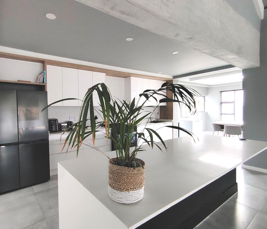 5 Bedroom Property for Sale in Brackenridge Western Cape